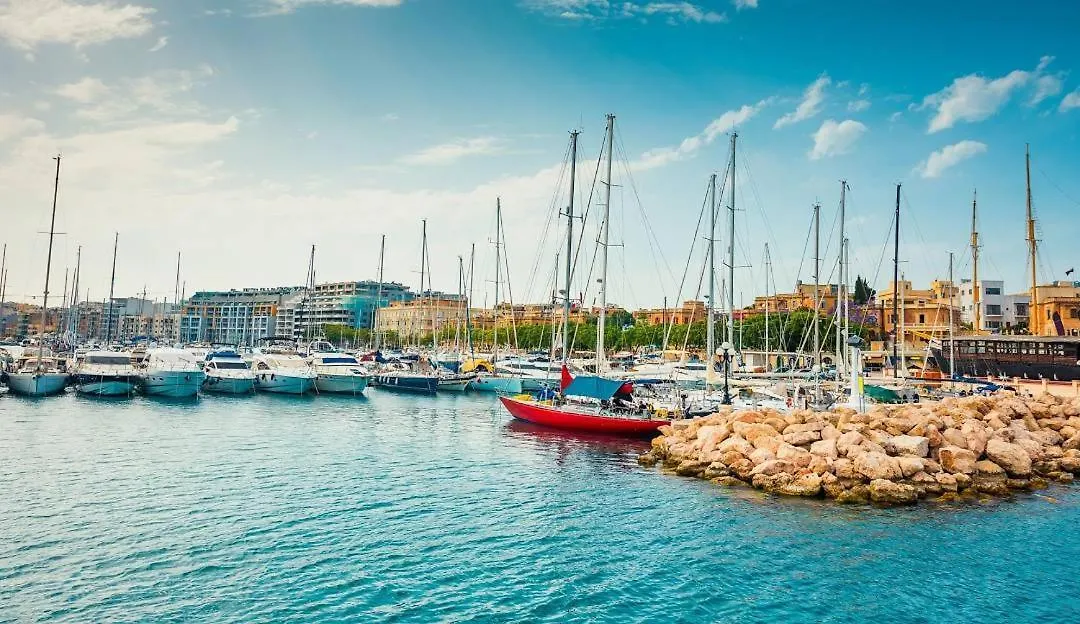 2Br Penthouse With Views Overlooking Pieta Marina By 360 Estates 0*,