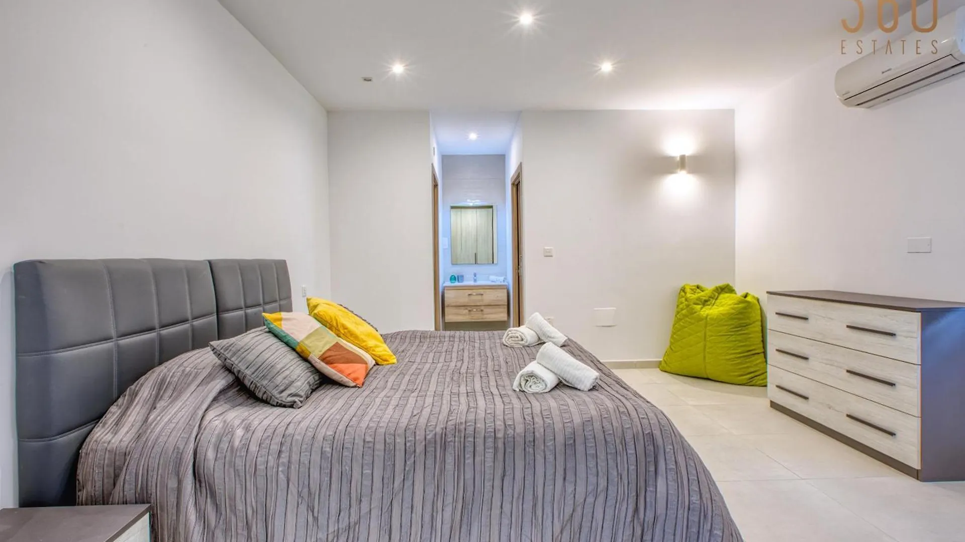 Apartment 2Br Penthouse With Views Overlooking Pieta Marina By 360 Estates