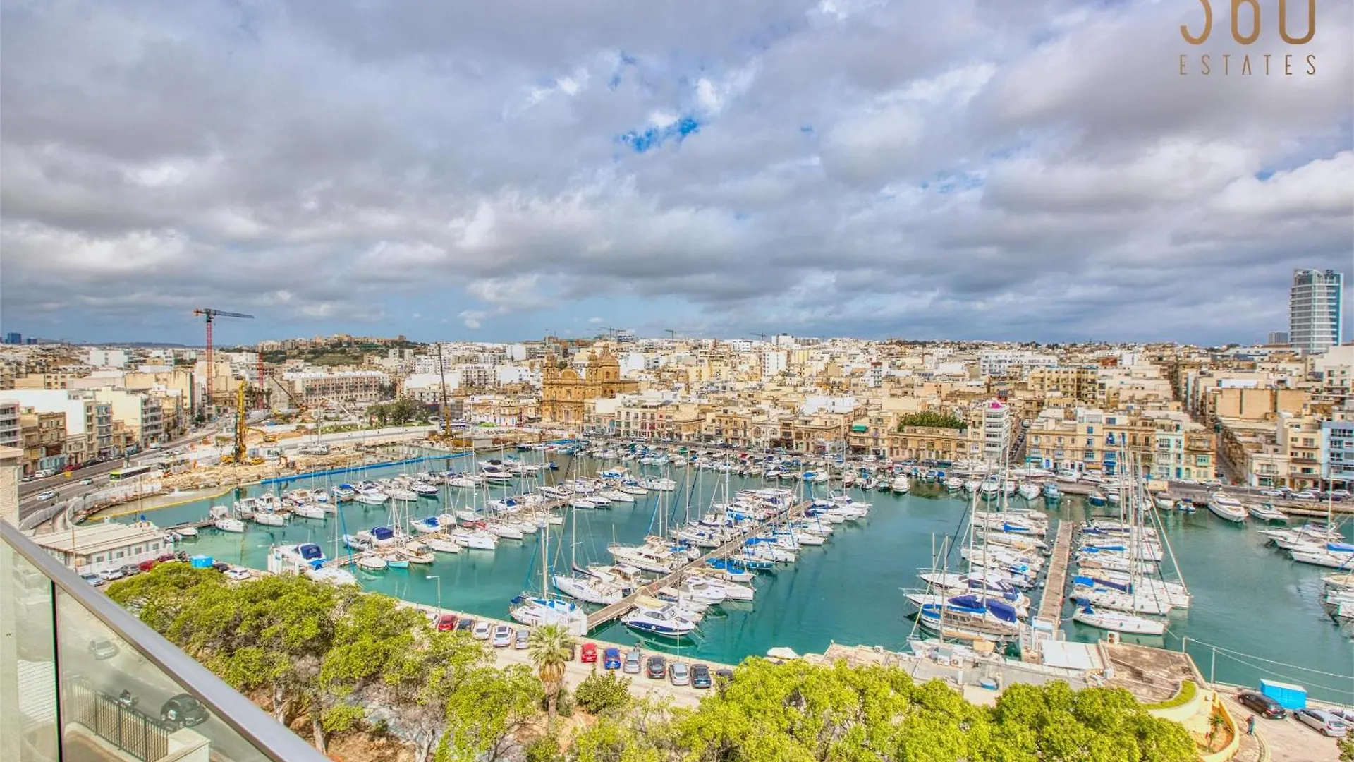 2Br Penthouse With Views Overlooking Pieta Marina By 360 Estates 0*,