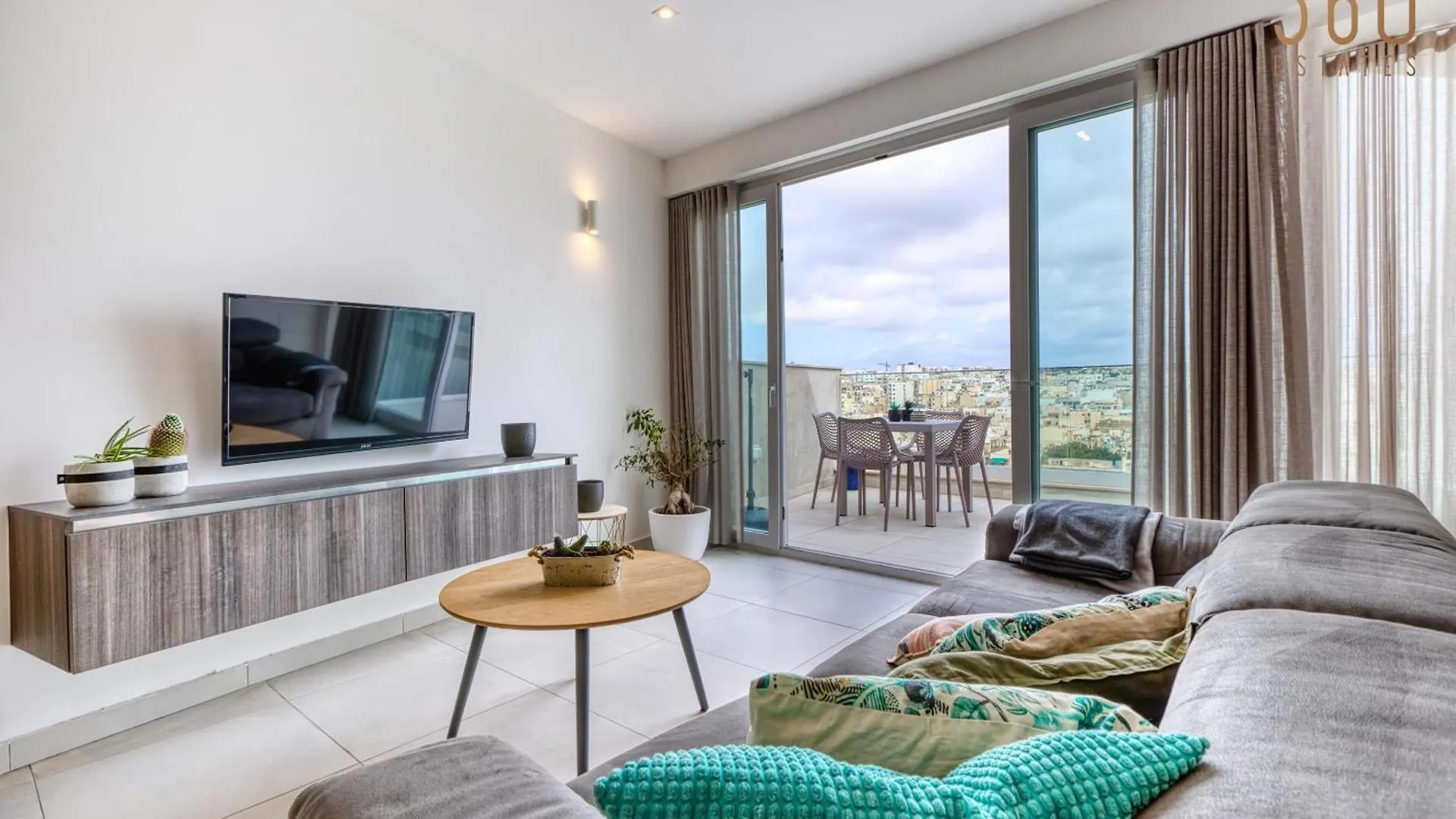 Apartment 2Br Penthouse With Views Overlooking Pieta Marina By 360 Estates Malta